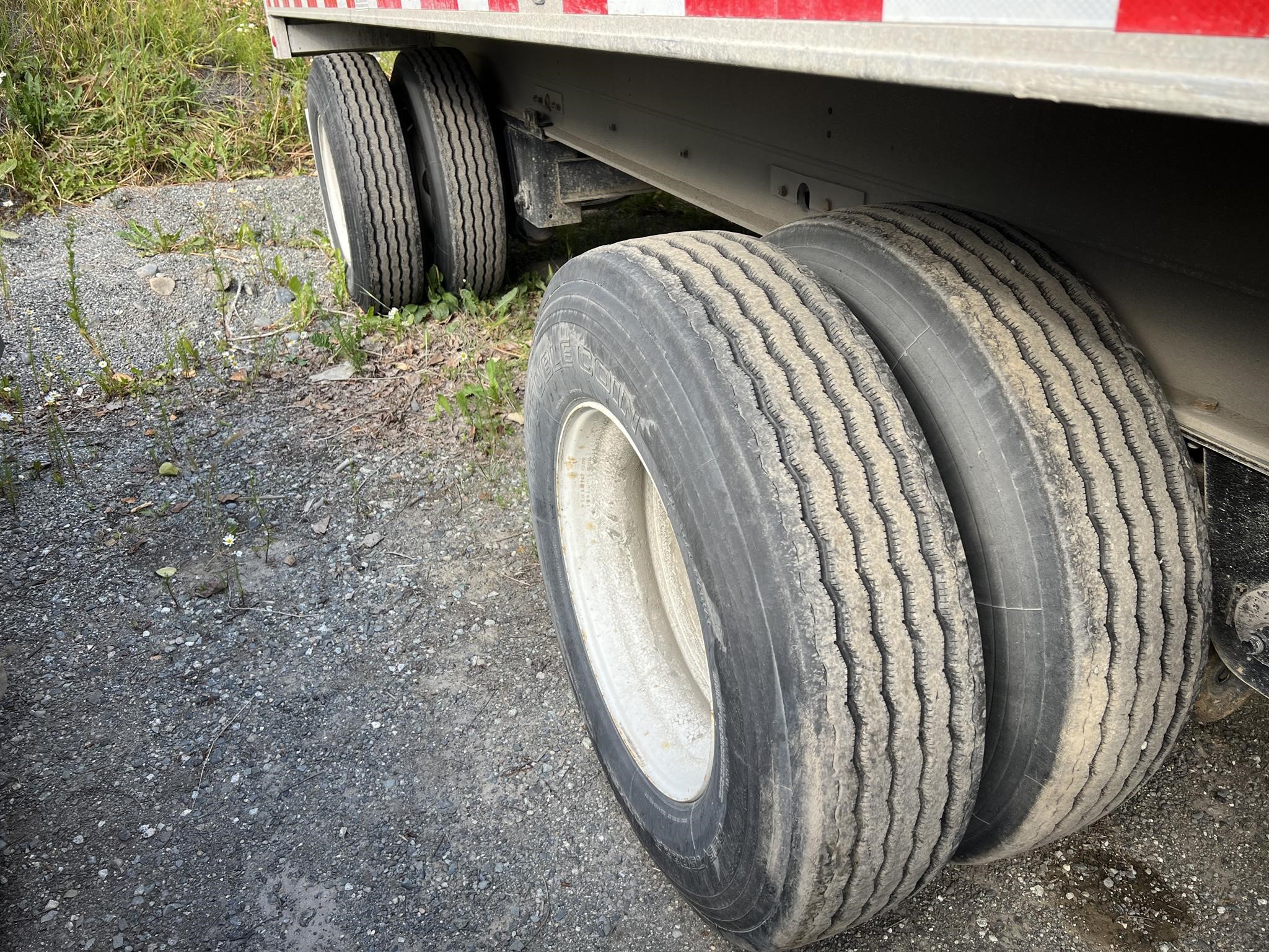 2024 FONTAINE REVOLUTION 53' ALUMINUM FLATBED - REAR AXLE SLIDE - image 4 of 6