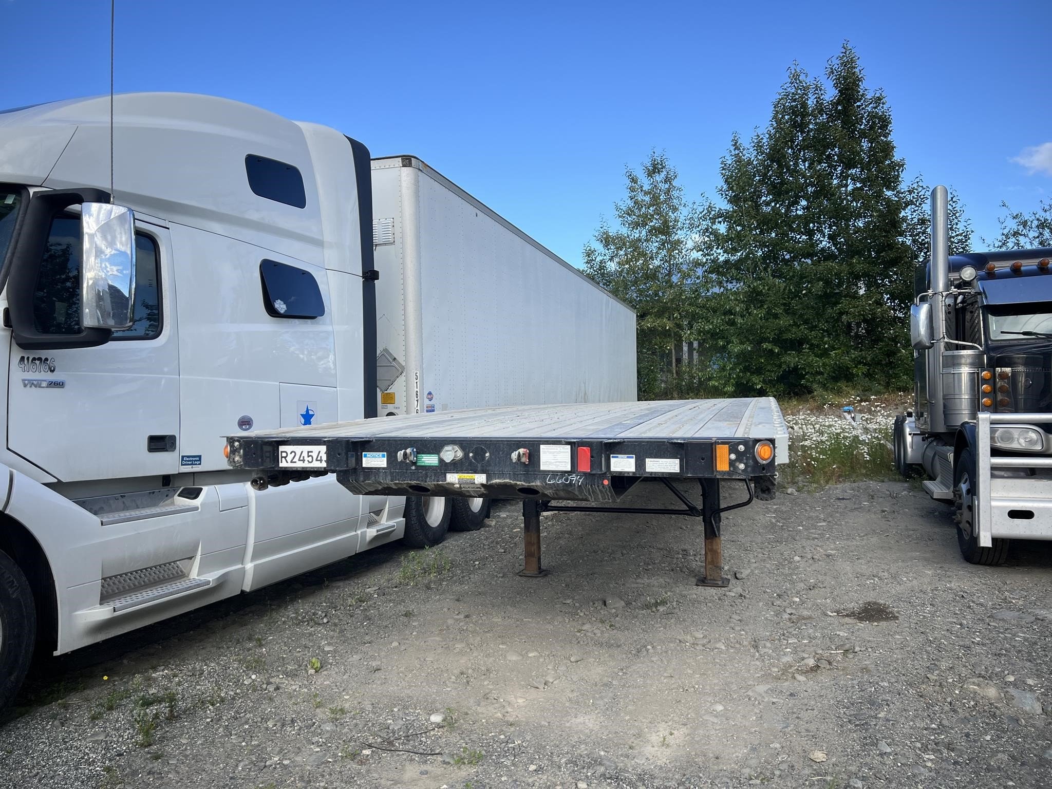 2025 FONTAINE INFINITY 48' COMBO FLATBED - SLIDING TANDEM - image 1 of 6