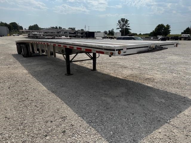 2018 MAC 48' ALUMINUM FLATBED - image 3 of 6